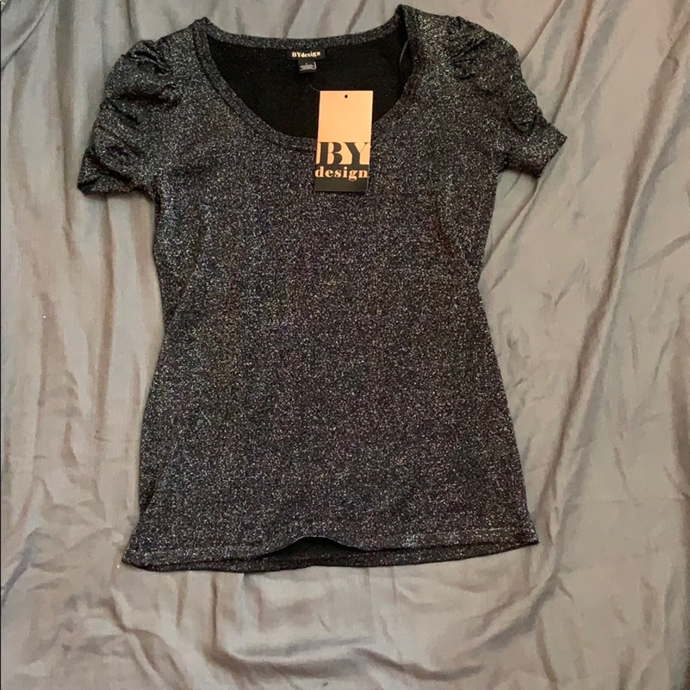 BYdesign Short Ruched Sleeve Scoop Neck Pullover